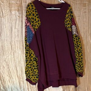 GCD Women's Burgundy Sweatshirt with Patterned Sleeves